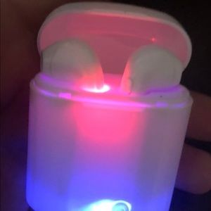 Wireless earbuds